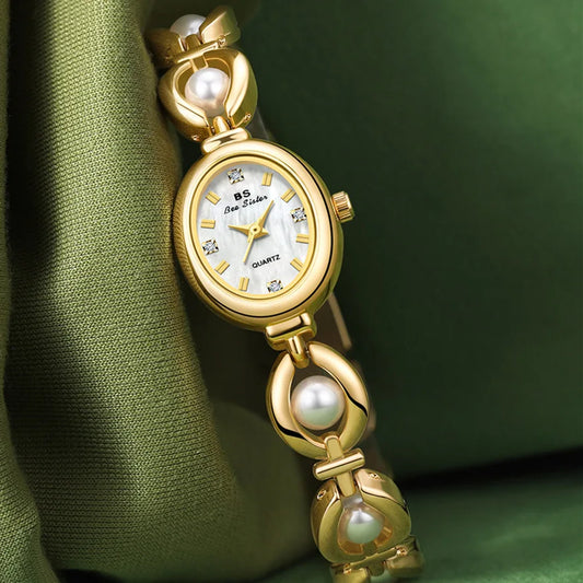 VIVIENNE White Pearls Vintage Watch